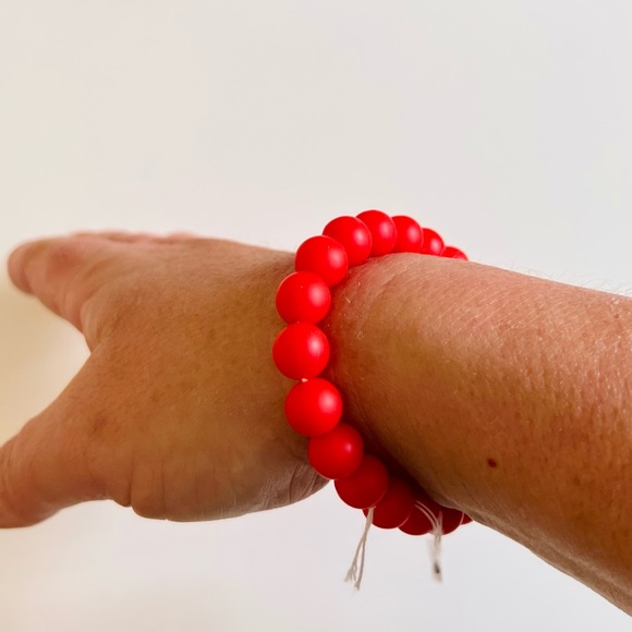 WATERPROOF SILICONE Red Rubber Beaded Stretchy Bracelet for Stacking 🔴🔴 NWT - Picture 10 of 16